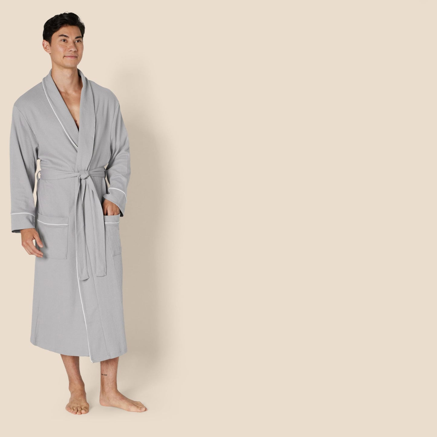 Amazon Essentials Men's Lightweight Waffle Bathrobe (Available in Big & Tall), Light Grey, Medium-Large